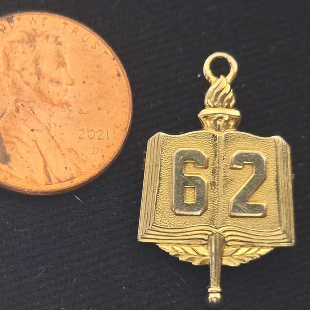 1962 Gold-Tone Pin